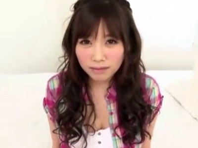 60718 - 「奥当たってるッ」元アイドルの美少女がオジサンと密着濃厚パコ！