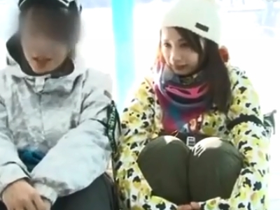 63817 - 旦那がマジックミラー越しにいるにも関わらず他人棒で感じまくりな美人妻