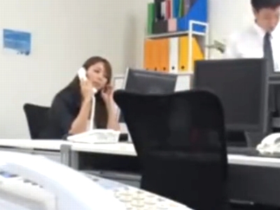 64024 - 「そこ！そこがいいのぉ！」総務課課長の痴女上司とオフィスで乱れパコ